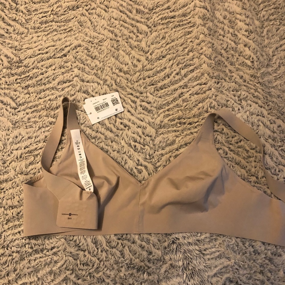 Like nothing bra lululemon size 34A